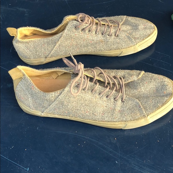 Men’s Size 22 Canvas Shoes by Treasure Market - Picture 1 of 5